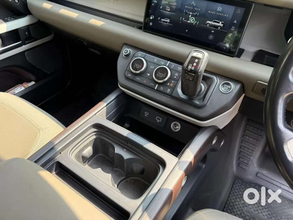 Land Rover Defender, 2023, Petrol