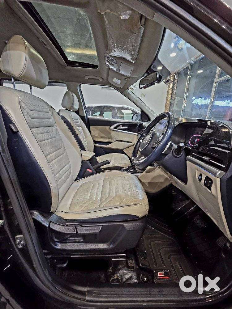 Kia Carens Luxury (o)1.5 Diesel At 7 Str, 2022, Diesel