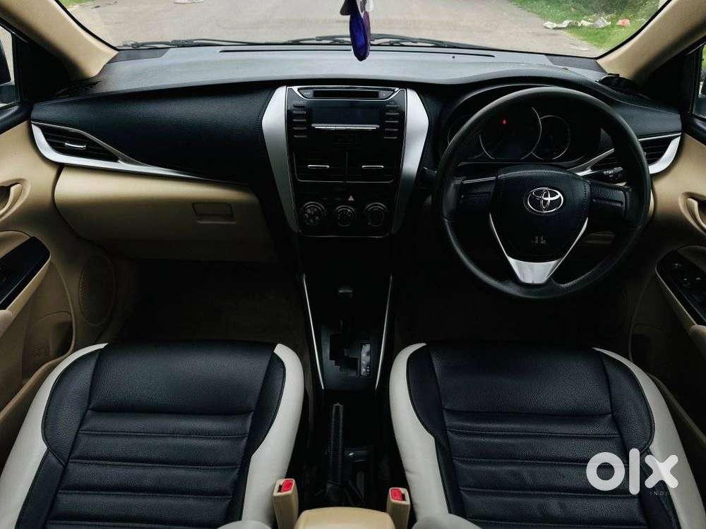Toyota Yaris J Cvt, 2019, Petrol