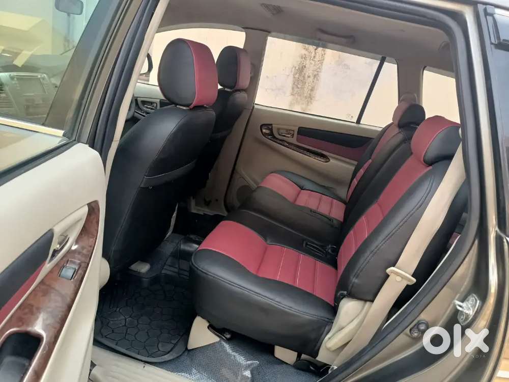 Toyota Innova 2012