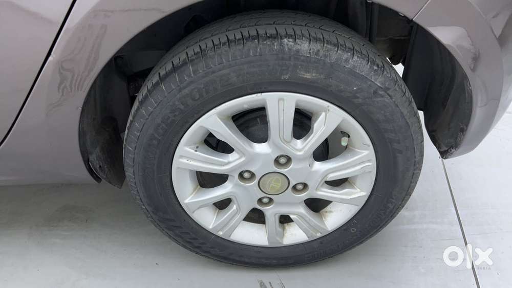 Tata Tiago Xza, 2017, Petrol