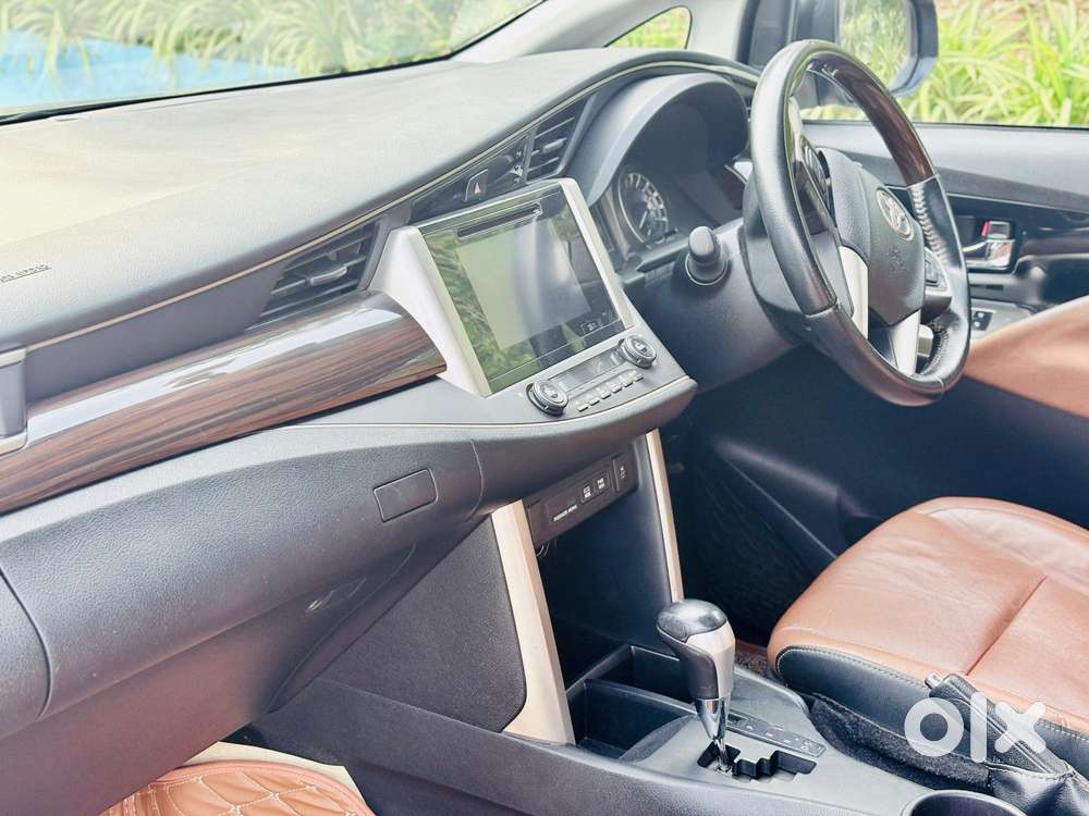 Toyota Innova Crysta 2.8z Automatic, 2016, Diesel