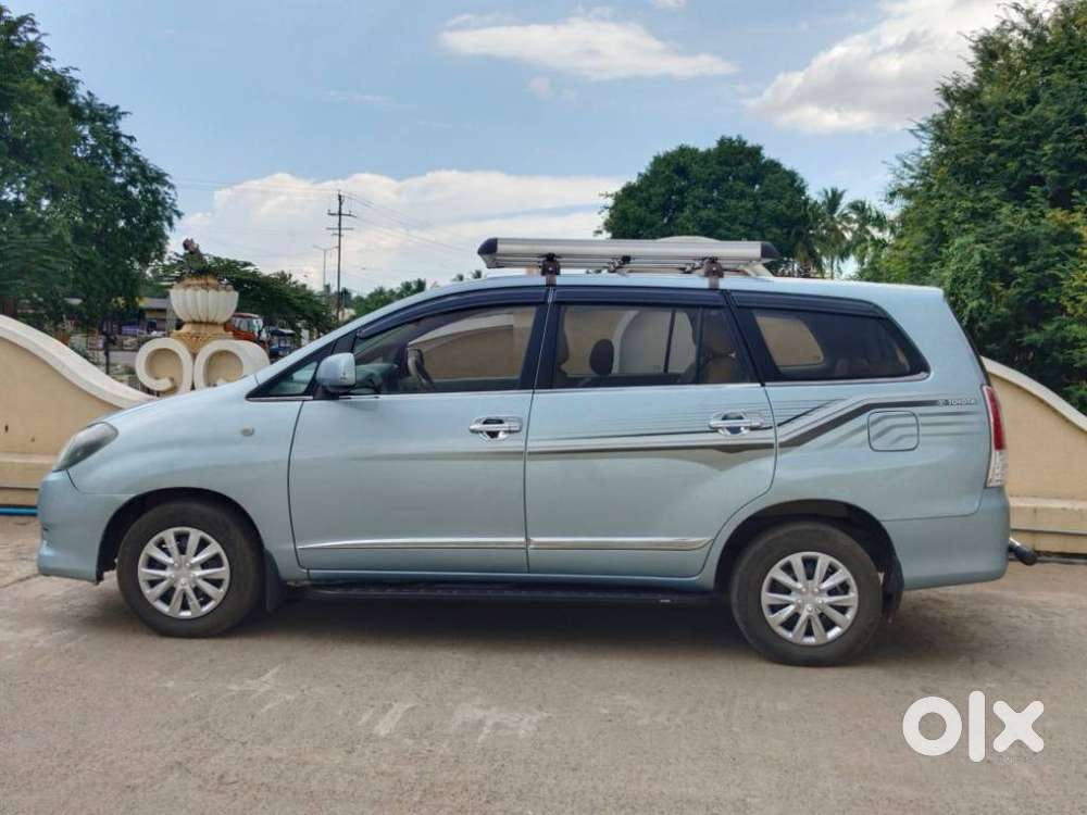 Toyota Innova 2.5 G (diesel) 8 Seater, 2011, Diesel