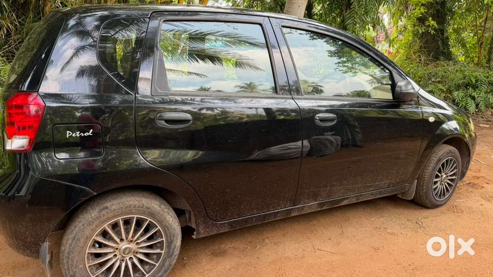 Chevrolet Aveo 2011 Petrol 57000 Km Driven