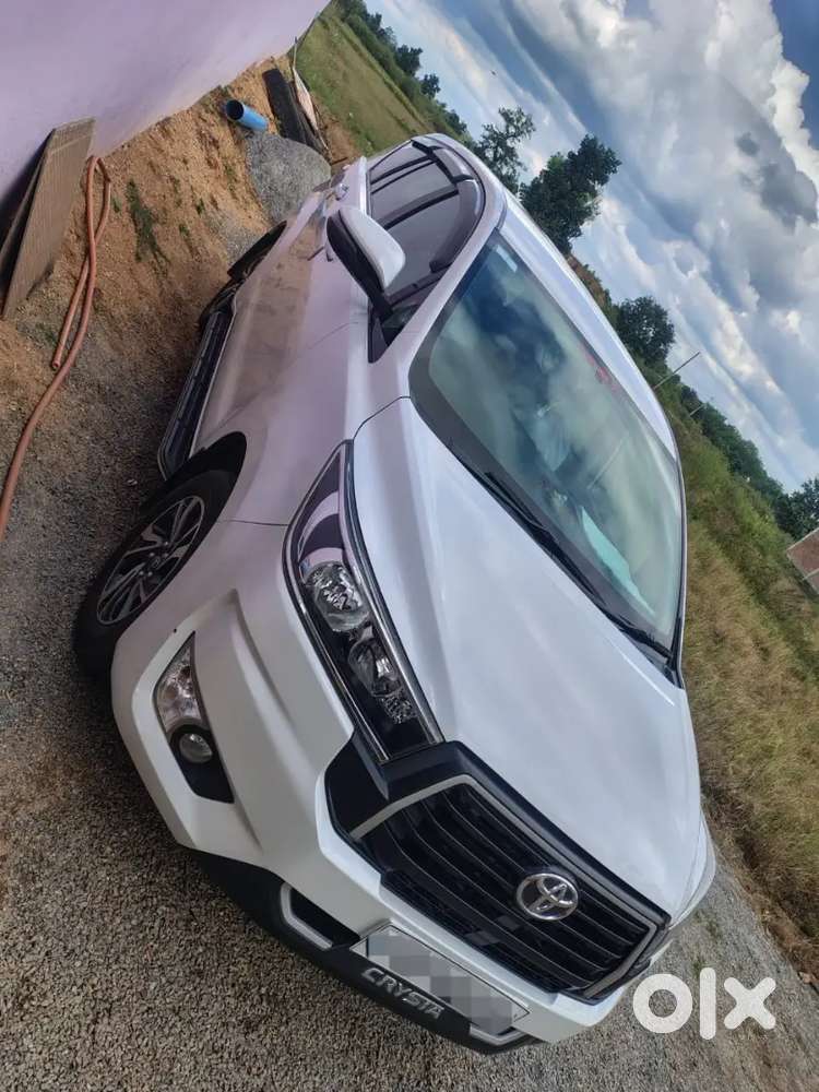 Toyota Innova Crysta 2024