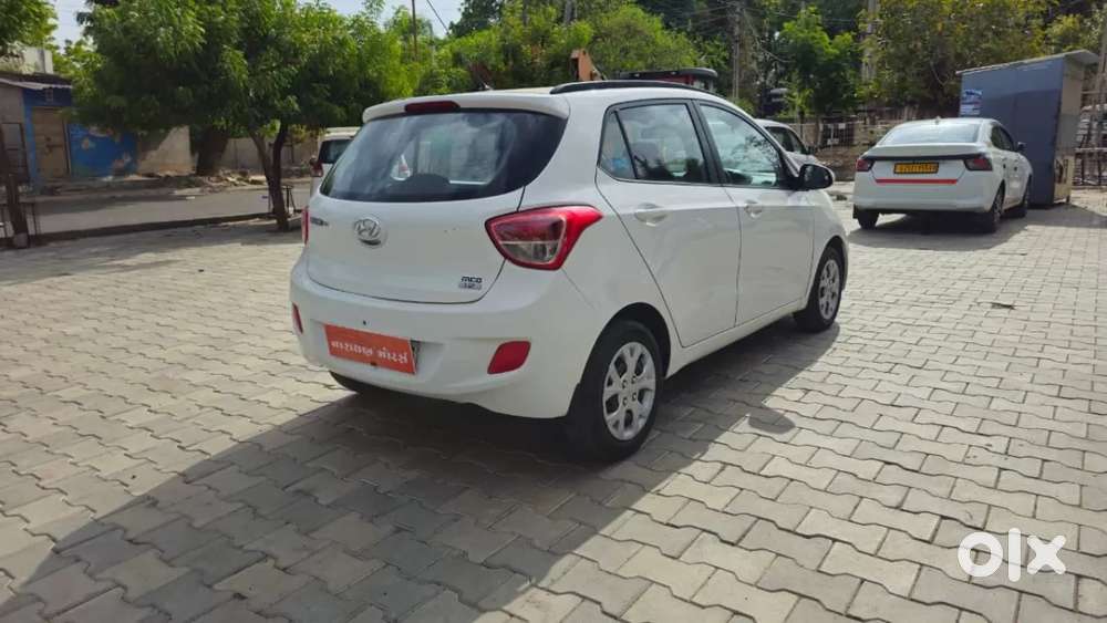 Hyundai Grand I10 Sportz 1.2 Kappa Vtvt, 2016, Petrol