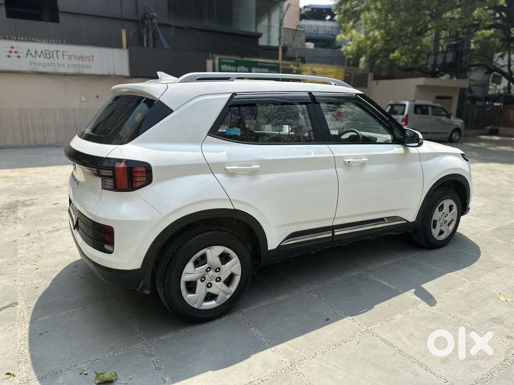 Hyundai Venue 1.2 S (o), 2022, Petrol