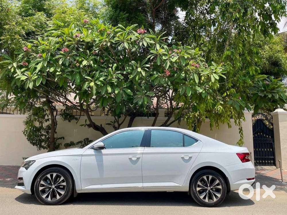 Skoda Superb 2.0 L&k Tsi At, 2023, Petrol