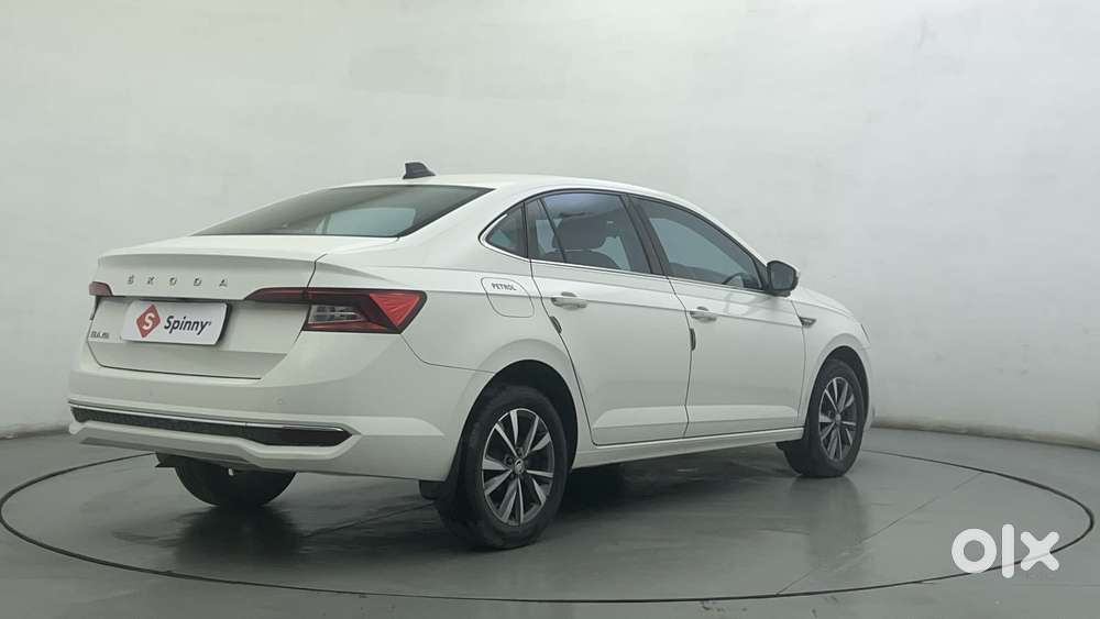 Skoda Slavia Style (non-sunroof), 2022, Petrol