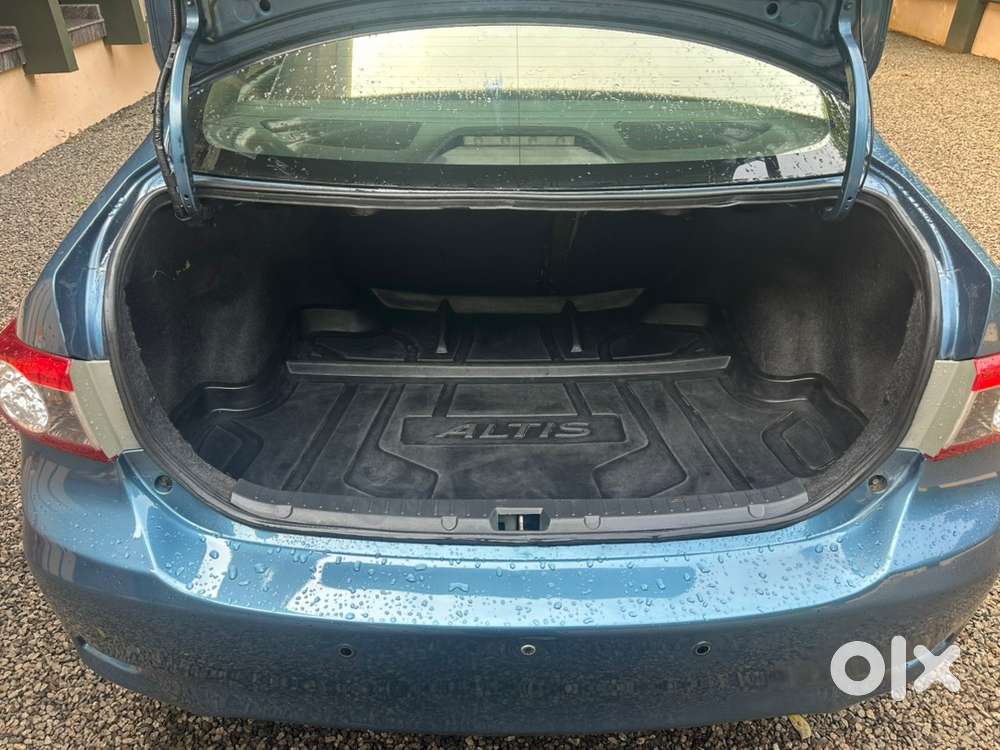 Toyota Corolla Altis 2011 Facelift
