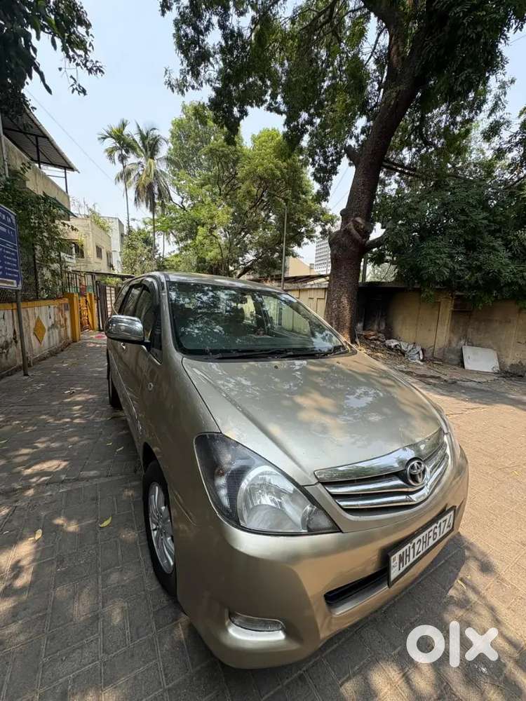 Toyota Innova 2.5 V 2011