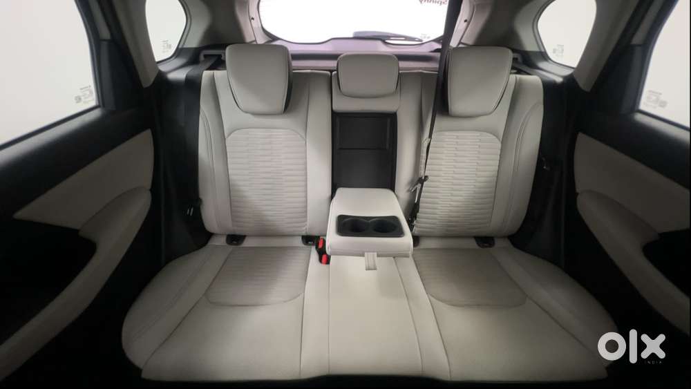 Maruti Suzuki Grand Vitara 1.5 Alpha Smart Hybrid At, 2025, Petrol
