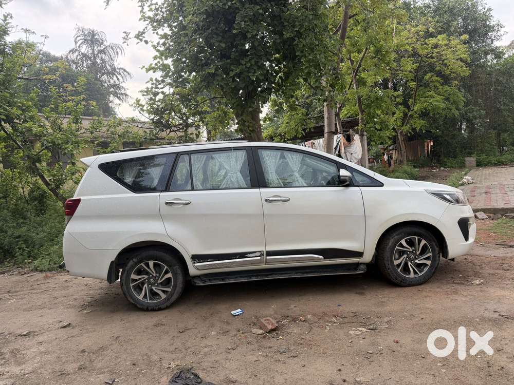 Toyota Innova Crysta 2.4 V 7 Str, 2022, Petrol