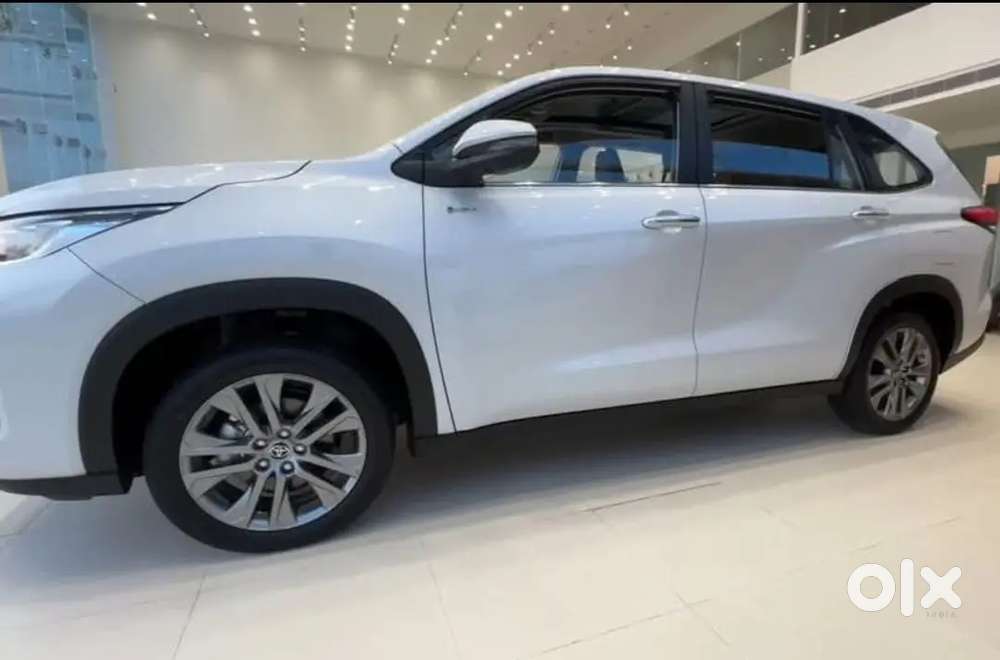 Toyota Innova Hycross 2026 Ready For Delivery Immediately