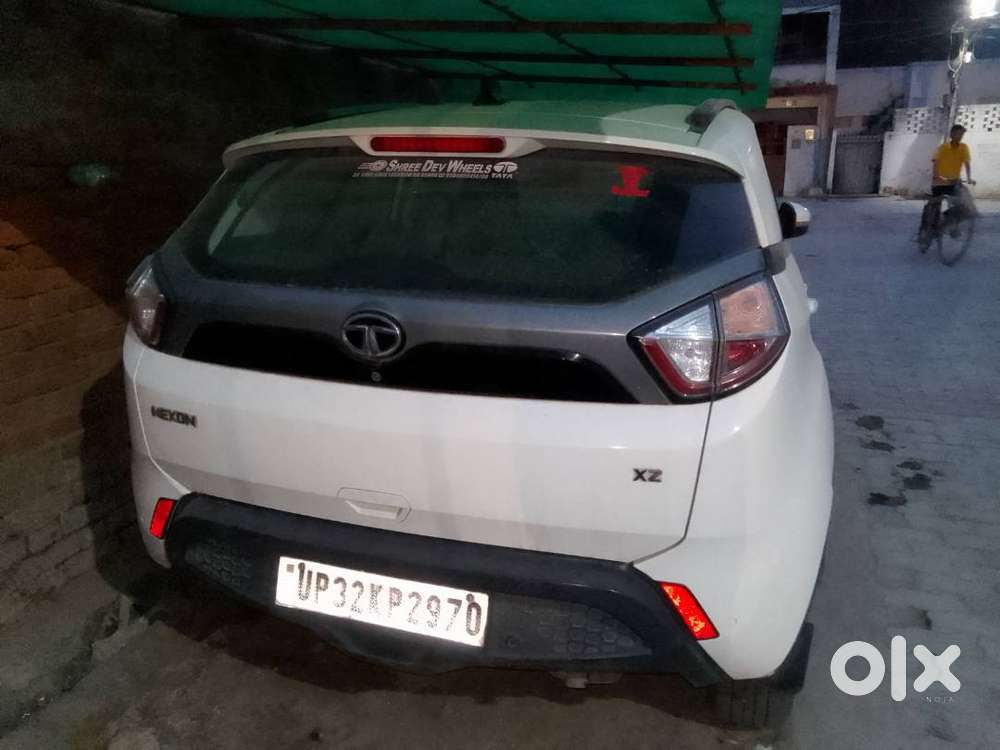 Tatanexon  Petrol Car