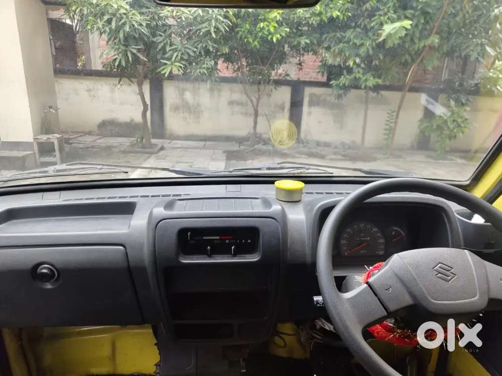 Royal Yellow Van