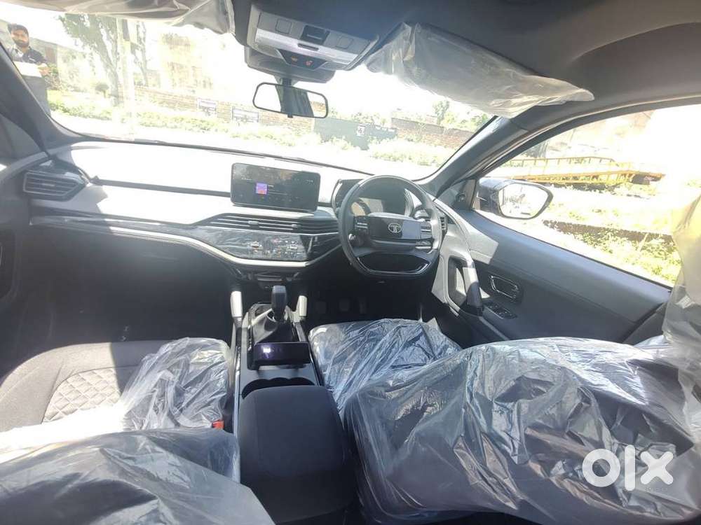 Tata Harrier Pure, 2026