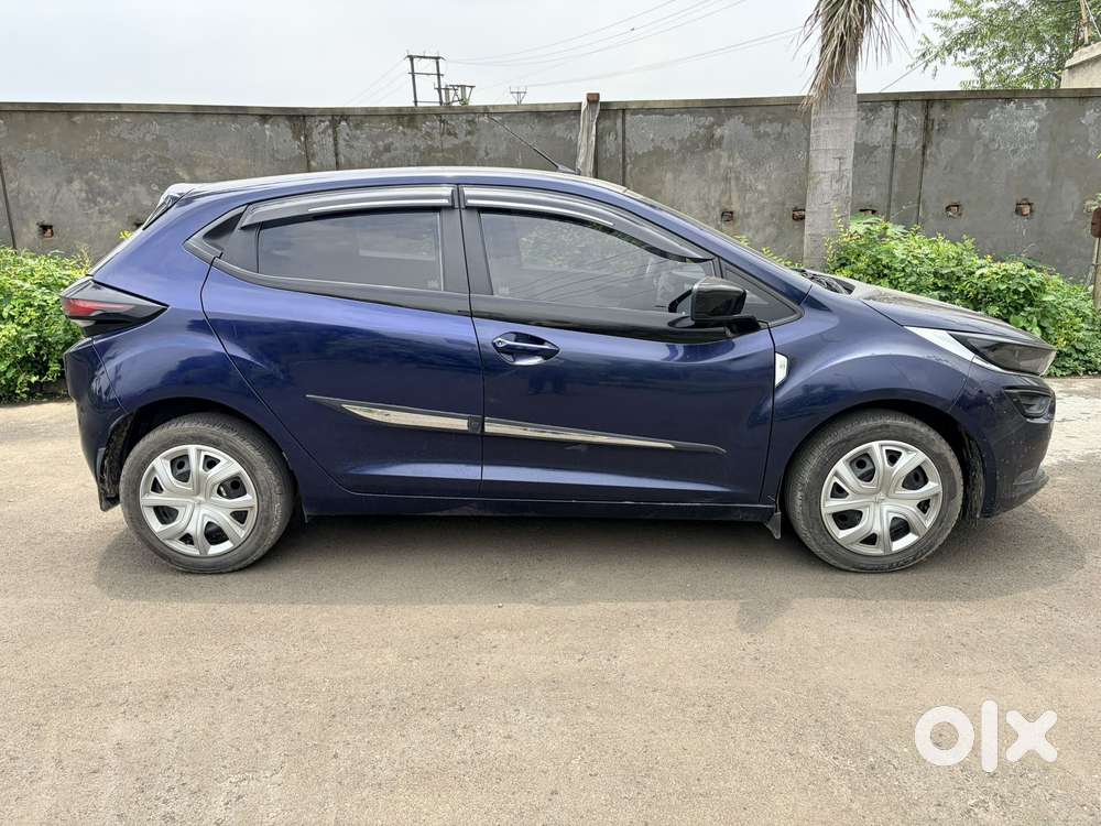 Tata Altroz 1.2 Xm Plus, 2022, Petrol