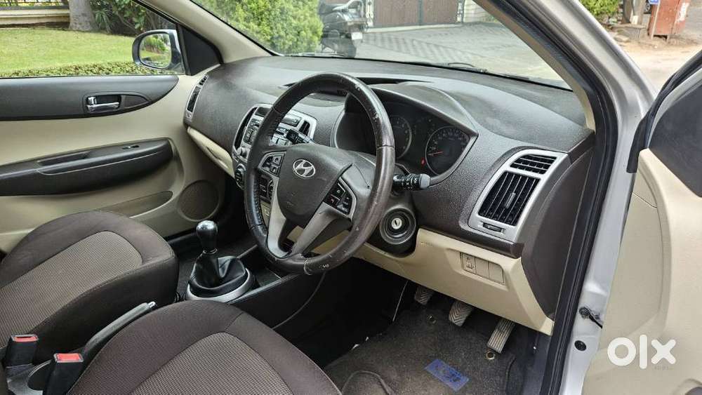 Hyundai I20 Sportz Plus, 2014, Petrol
