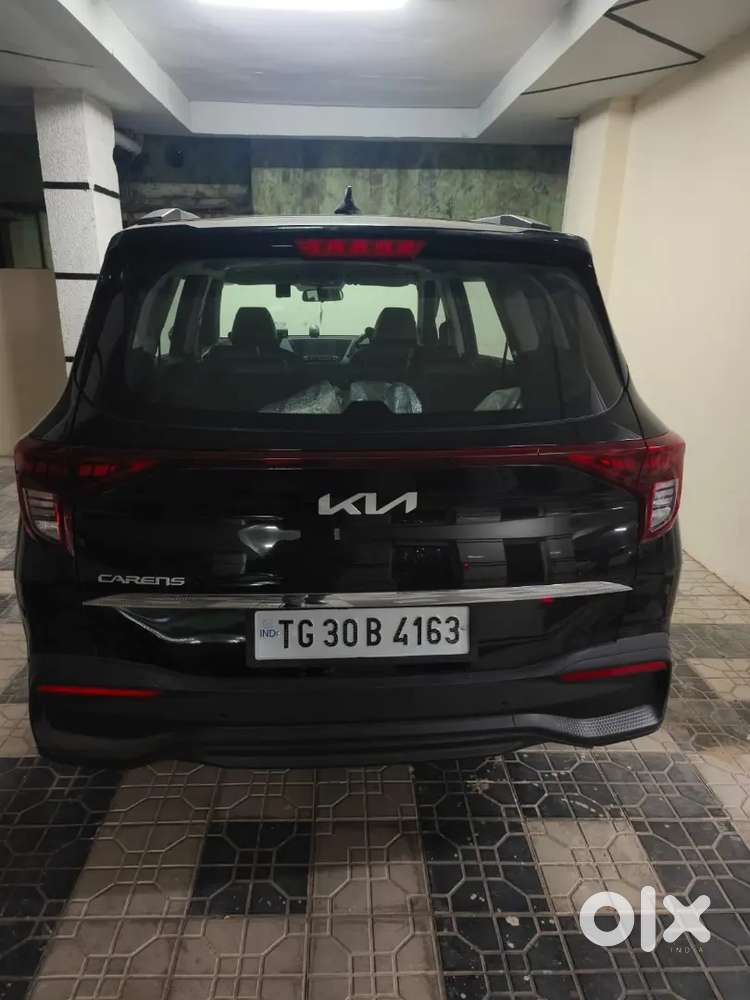 Kia Carens 2025 Diesel Well Maintained