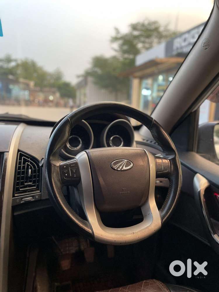 Mahindra Xuv500 W8, 2013