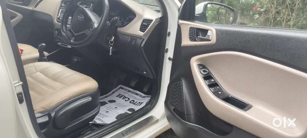 Hyundai I20 2015 Petrol 100300 Km Driven