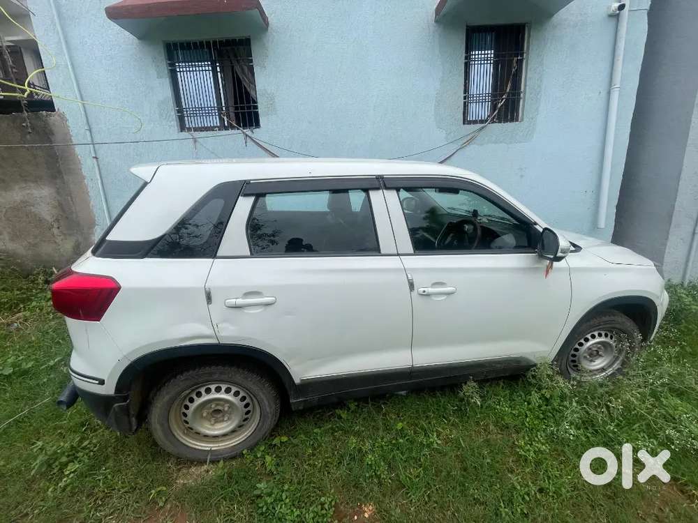 Maruti Brezza Lxi 2020