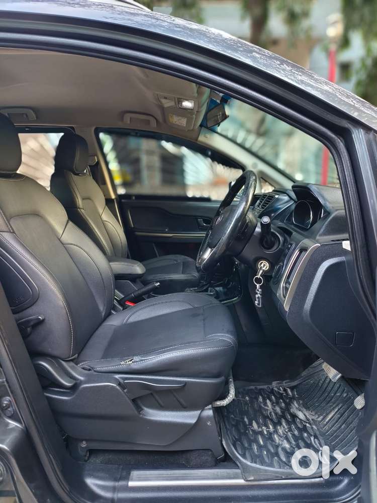 Tata Hexa 2.2 Xta 4x2 7 Str Dual Tone, 2017, Diesel