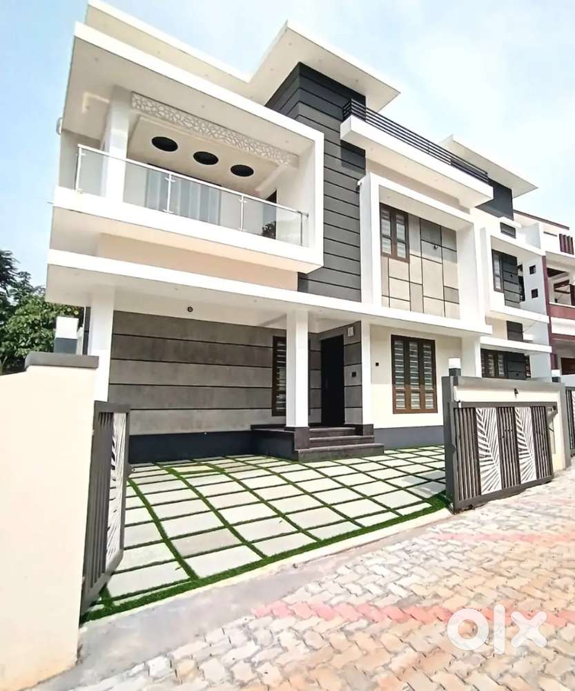 4 cent 1600 sqft 3 bed rooms newly house for sale in pukkattupady For