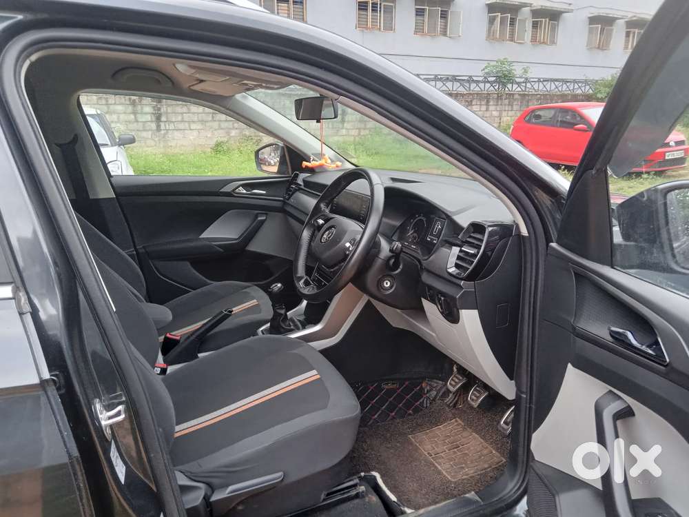 Skoda Kushaq 1.0 Tsi Ambition, 2022, Petrol