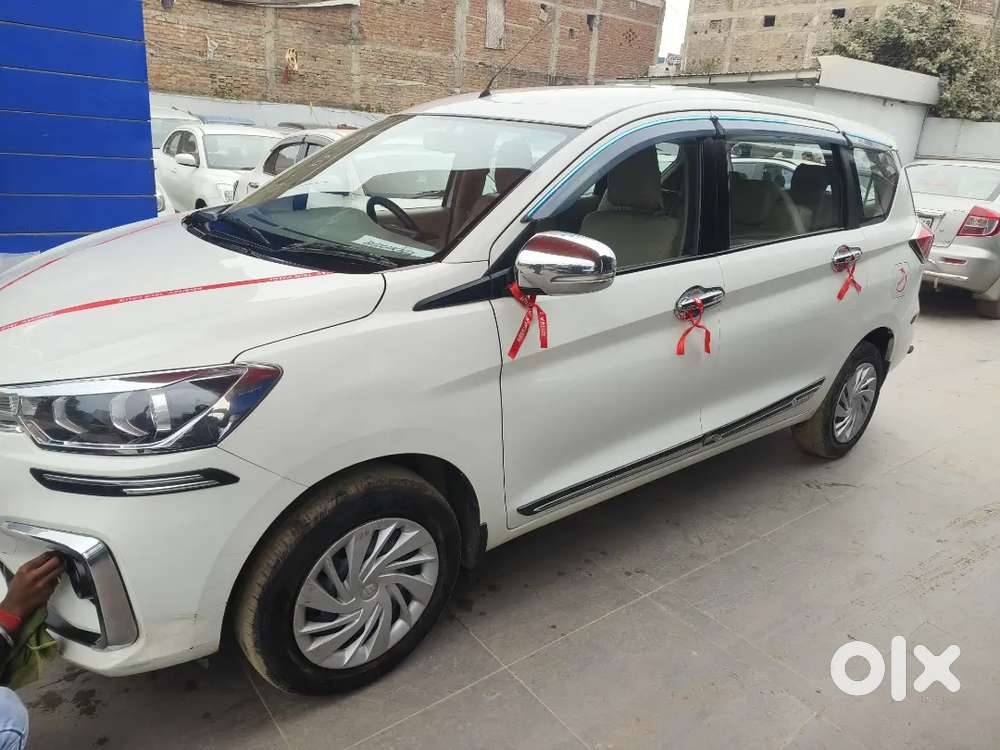Maruti Suzuki Ertiga 2024 Petrol Manual Year