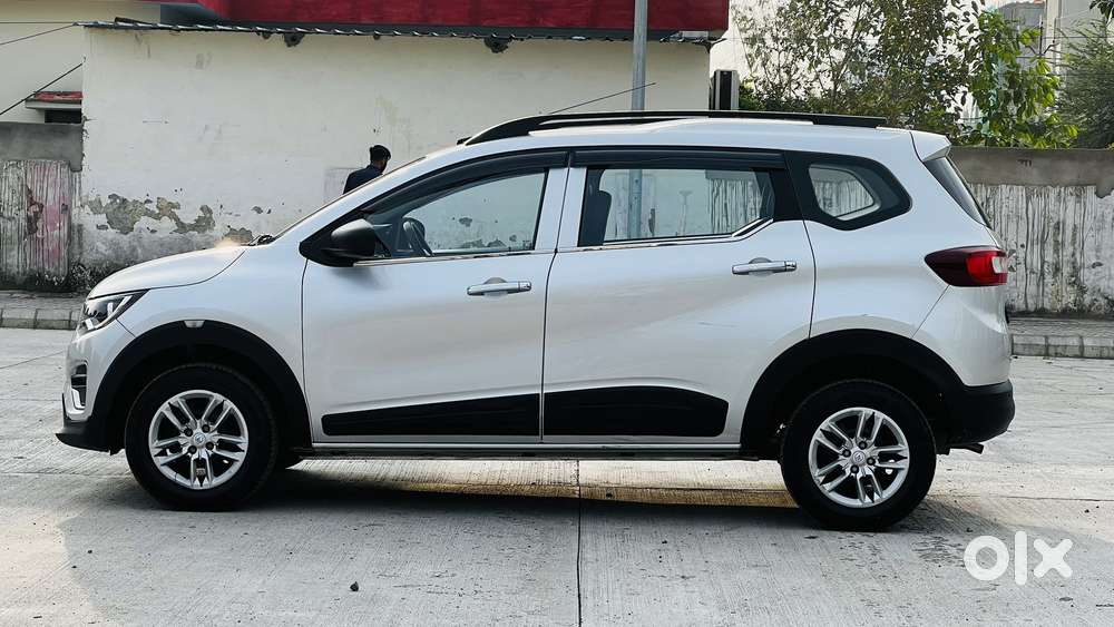 Renault Triber Rxt, 2022, Petrol