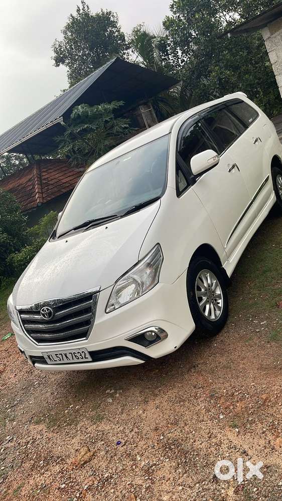 Original Kerala Toyota Innova 2014 Diesel Well Maintained