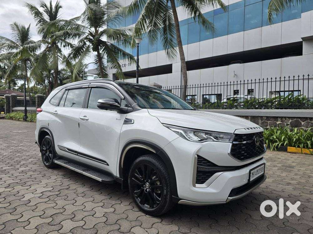 Toyota Innova Hycross 2.0 Zx (o) Hybrid 7 Str, 2025, Petrol