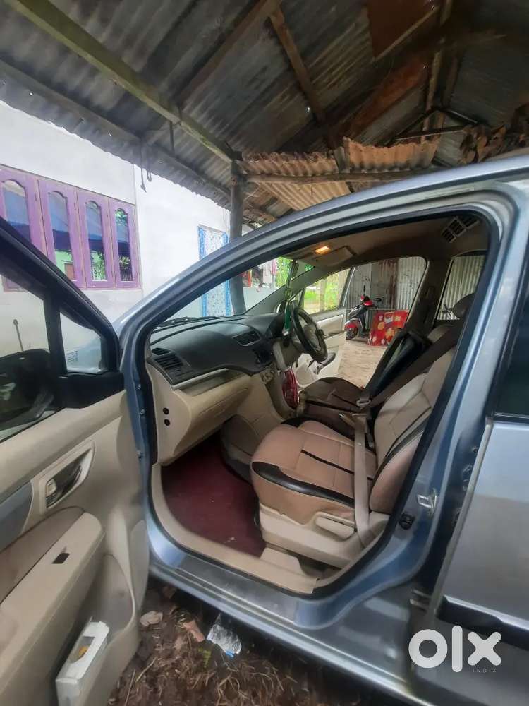 Maruti Suzuki Ertiga  Zxi 2012