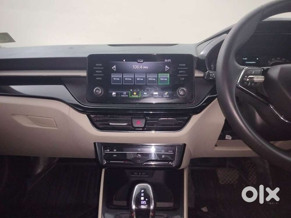 Skoda Slavia Ambition 1.0l Tsi At, 2022, Petrol