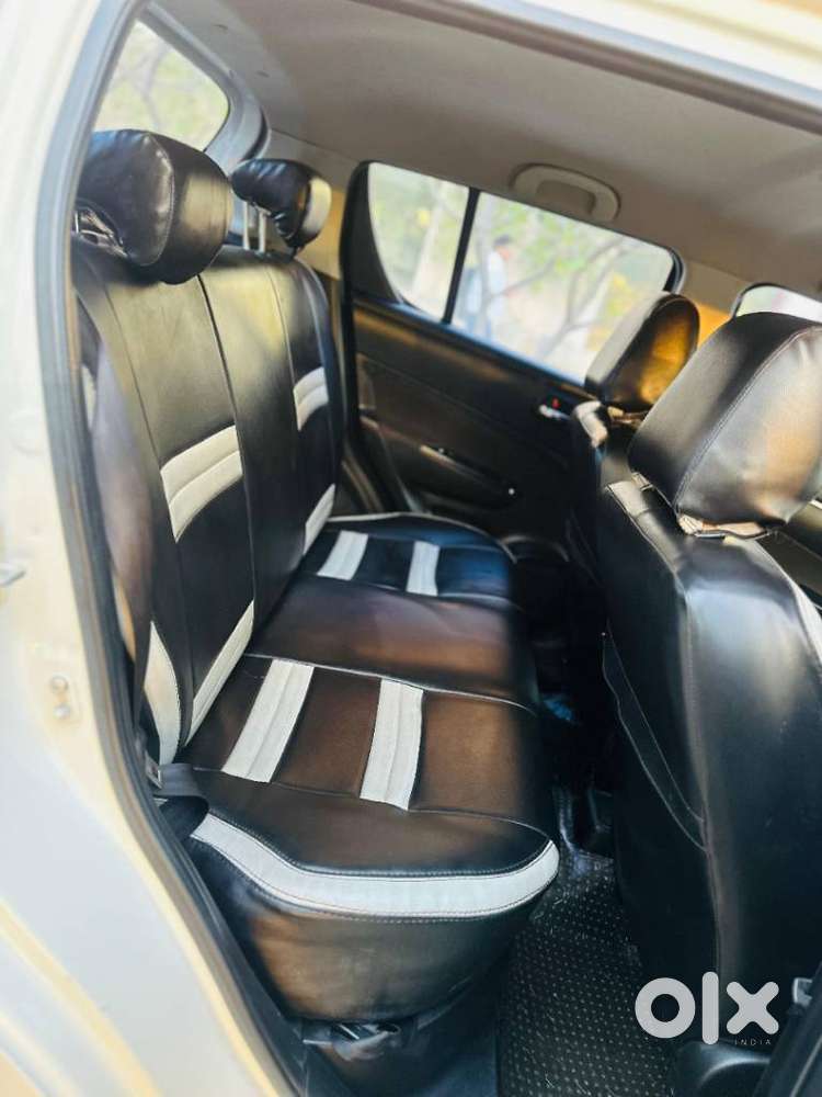Maruti Suzuki Swift Vxi + Manual, 2012, Petrol