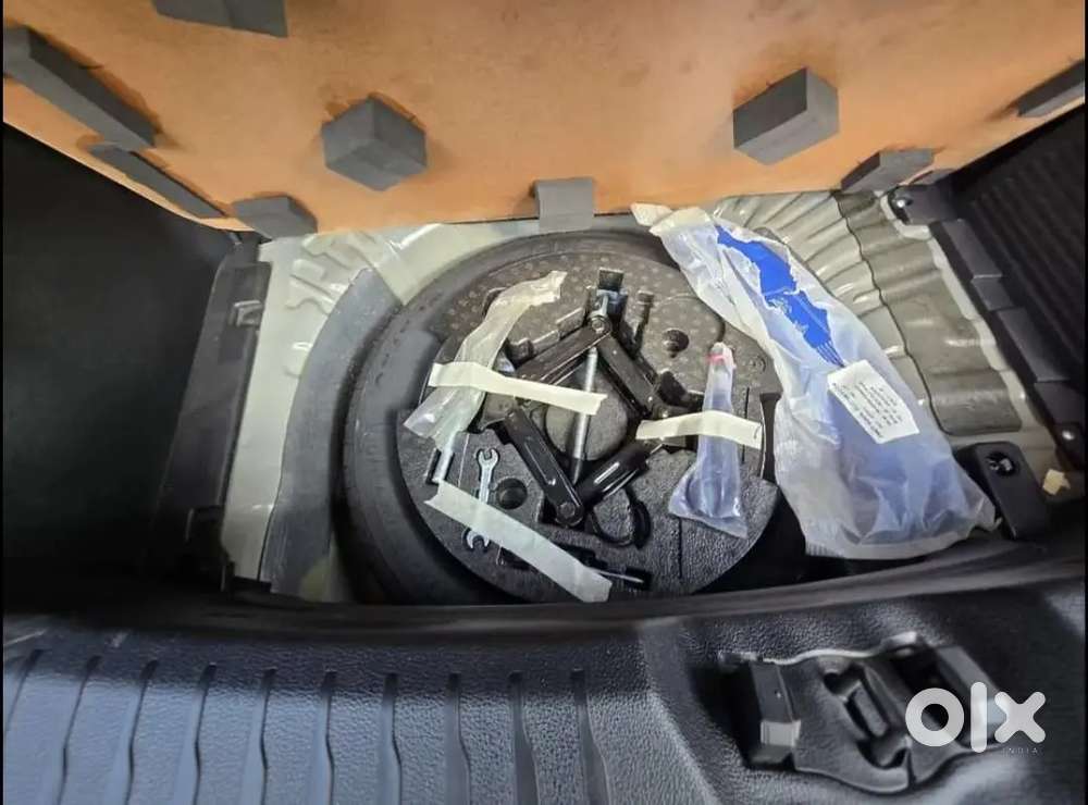 Mahindra Xuv 3xo 2025 Petrol 12000 Km Driven