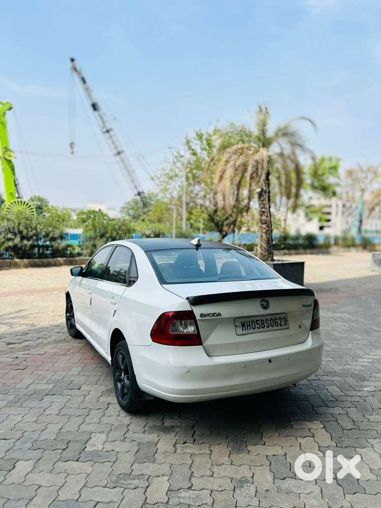 Skoda Rapid 1.5 Elegance Tdi Mt, 2013, Diesel
