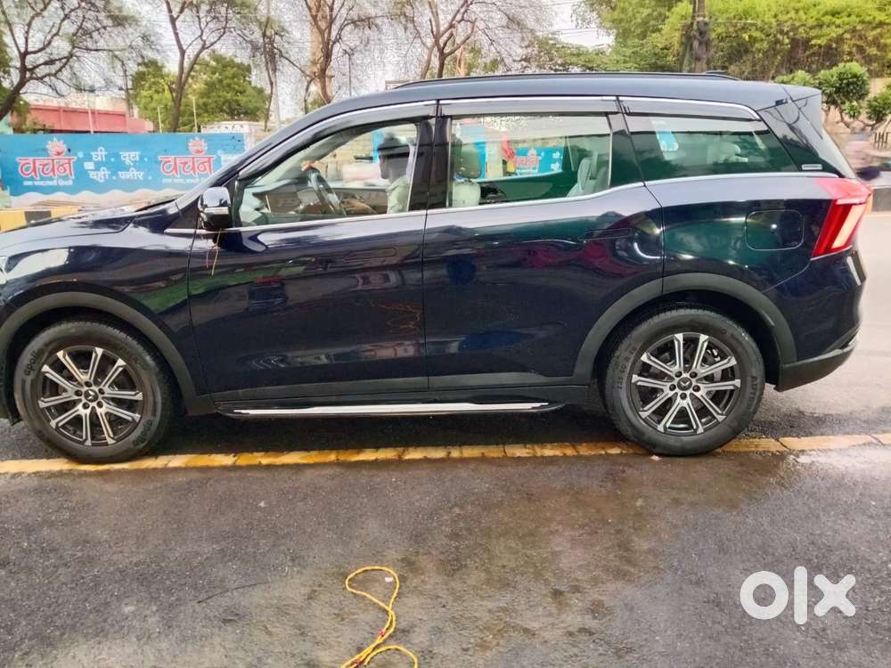Mahindra Xuv700 2.0 Ax 7 Petrol At Str, 2023, Petrol