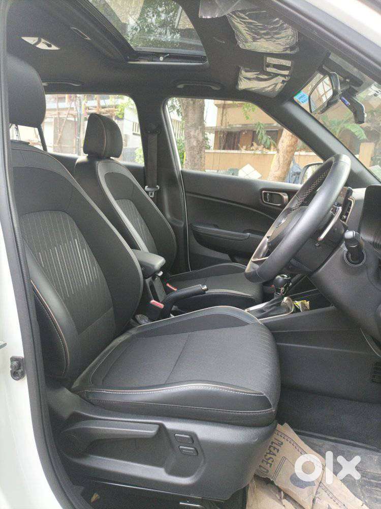 Hyundai Venue Sx(o) 1.0 Turbo Dct Knight Edition, 2024, Petrol