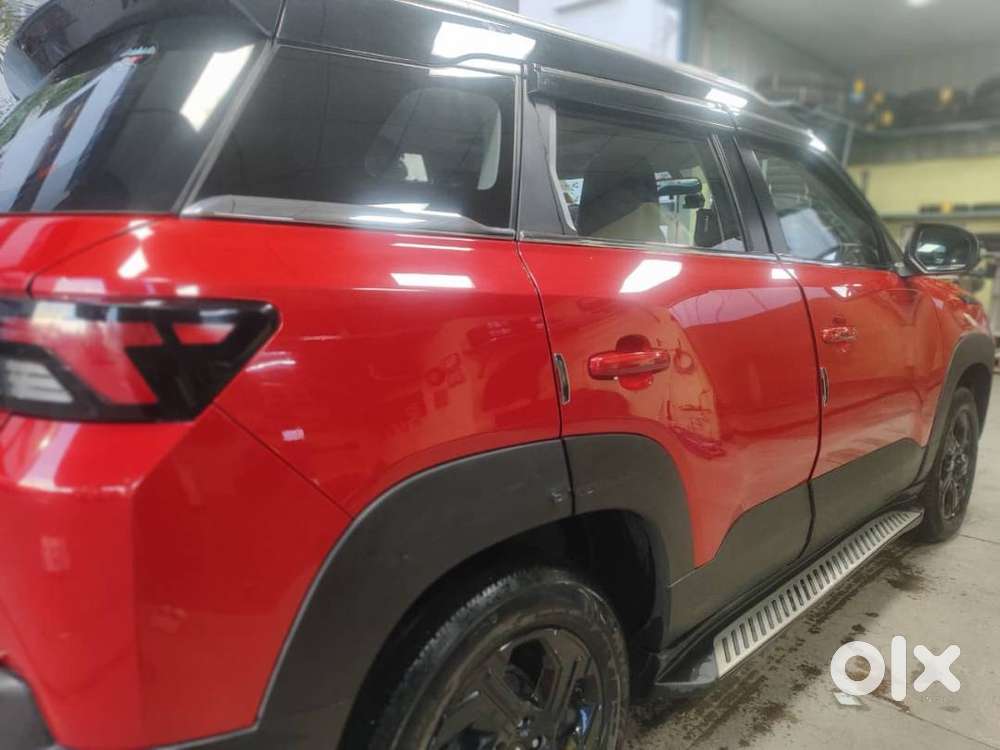 2023 Maruti Brezza 1.5 Zxi Dual Tone (red And Black)