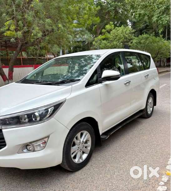 Toyota Innova Crysta 2.4 V 2020