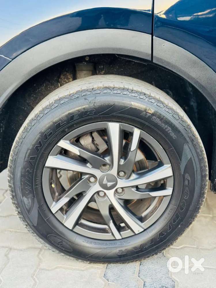 Mahindra Xuv700 2.2 Ax 5 Diesel At Str, 2022, Diesel