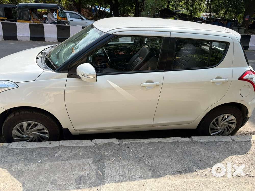 For Sale: White Maruti Suzuki Swift (late 2011)