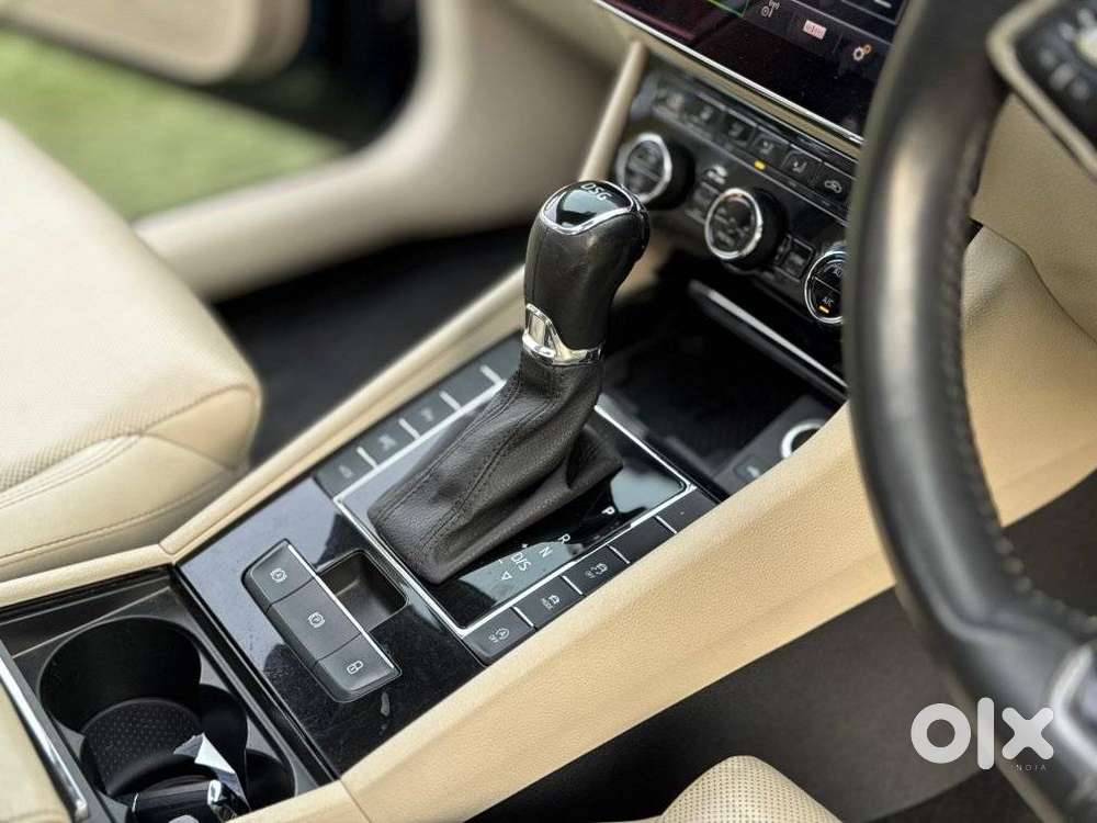 Skoda Superb Laurin And Klement 1.8, 2022, Petrol