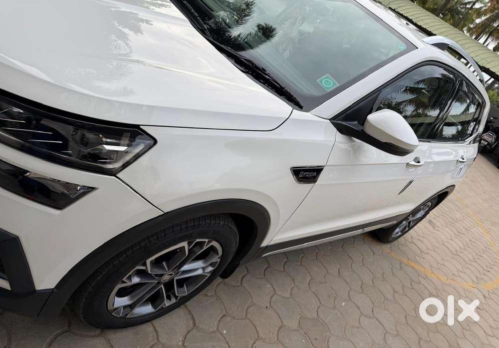 Skoda Kushaq 1.0 Tsi Style At (6 Airbags), 2023, Petrol