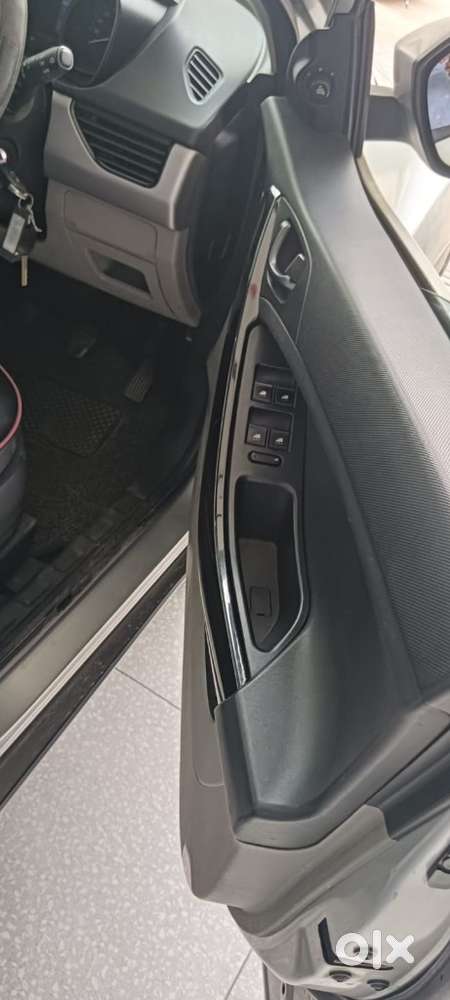 Tata Nexon 1.5 Revotorq Xm (s), 2018, Diesel