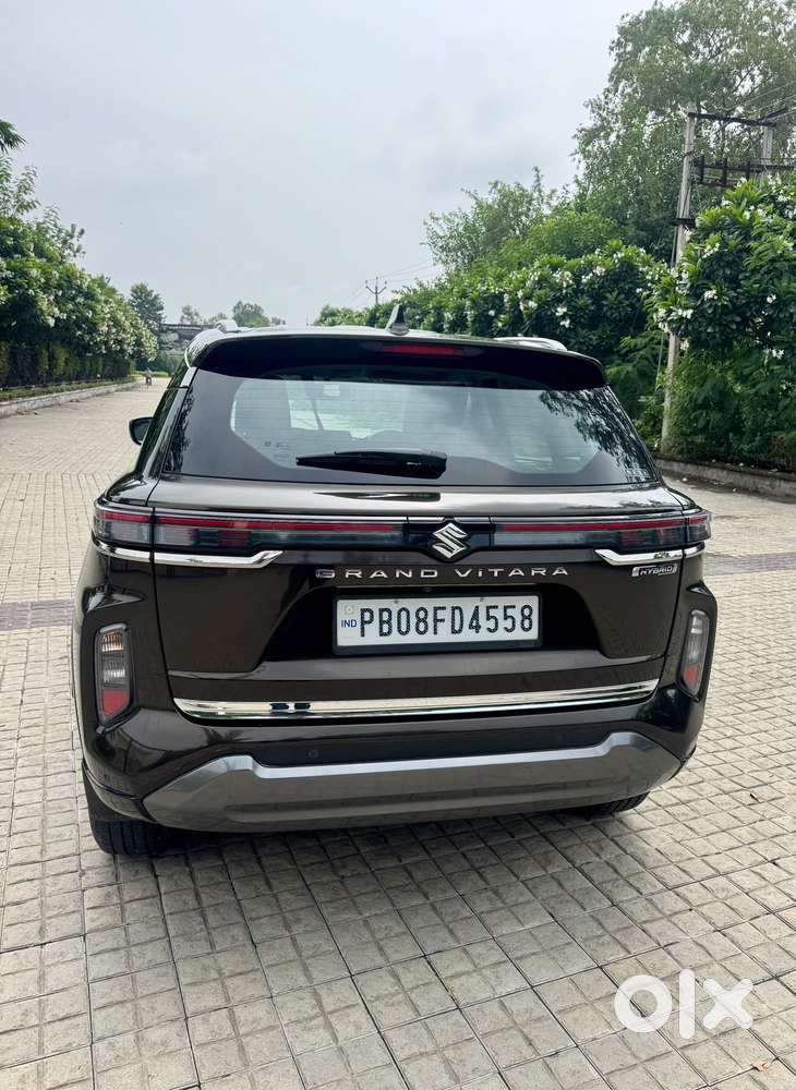 Maruti Suzuki Grand Vitara 1.5 Alpha Smart Hybrid At, 2023, Petrol