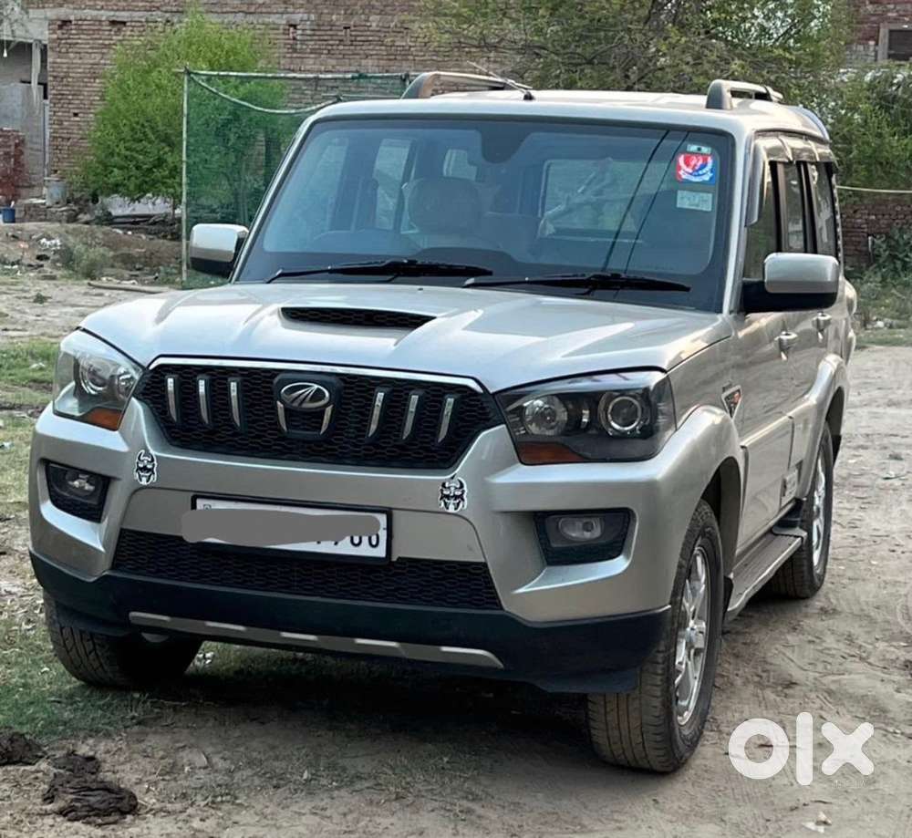 Mahindra Scorpio S 10 Diesel 2015